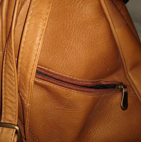 Quality leather backpack. main image 9